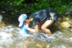 川の虫に聴く、水の中の住みごこち！